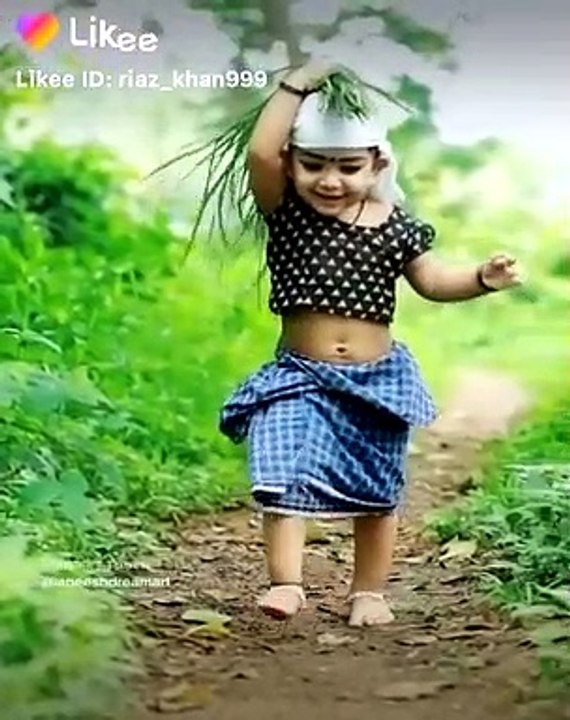 অনেক কিউট একটা মেয়ে. All day long to see a beautiful baby.Like video short.