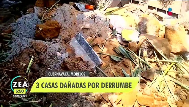 Derrumbe en Cuernavaca daña tres casas en Cuernavaca