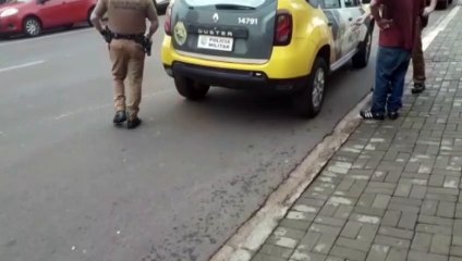 Jovem demonstra nervosismo diante da PM, é abordado e detido com entorpecentes