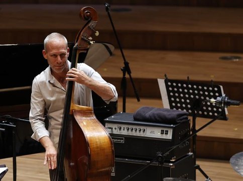 Caz sanatçısı Avishai Cohen, başkentli hayranlarına müzik ziyafeti sundu