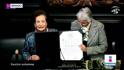 Ifigenia Martínez recibió la Medalla Belisario Domínguez