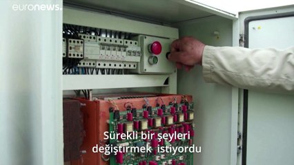 Video: Eşinin sürekli 'değişim talebinden bıkan' Bosnalı adam, 360 derece dönen ev yaptı