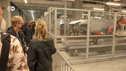 Вечеринка Илона Маска под Берлином: что о гигафабрике Tesla в Германии говорят поклонники и критики (11.10.2021)
