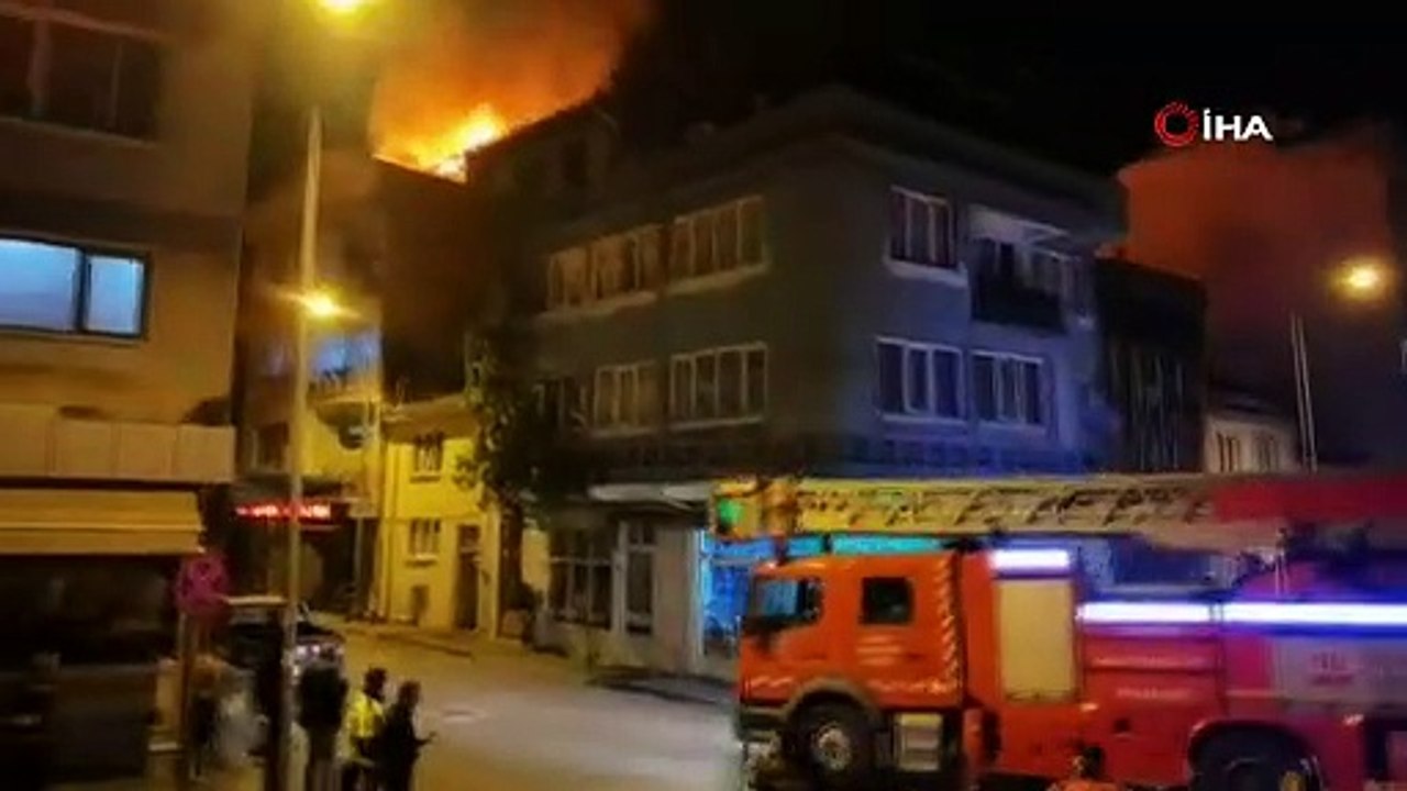 Bursa'da gece yarısı panik anları! Mahalleli sokağa döküldü