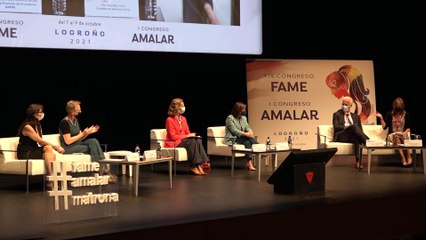 La Infanta Elena participa en un congreso sobre el papel de la matrona en Logroño