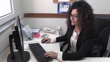 Okuma azmiyle örnek olan Ayşe'nin hayali doktora yapmak