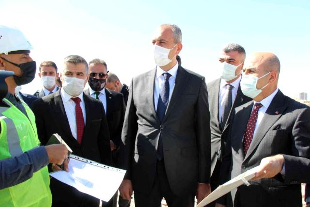 Adalet Bakanı Gül, Mardin'de yapılacak olan yeni adliye binası çalışmalarını yerinde inceledi