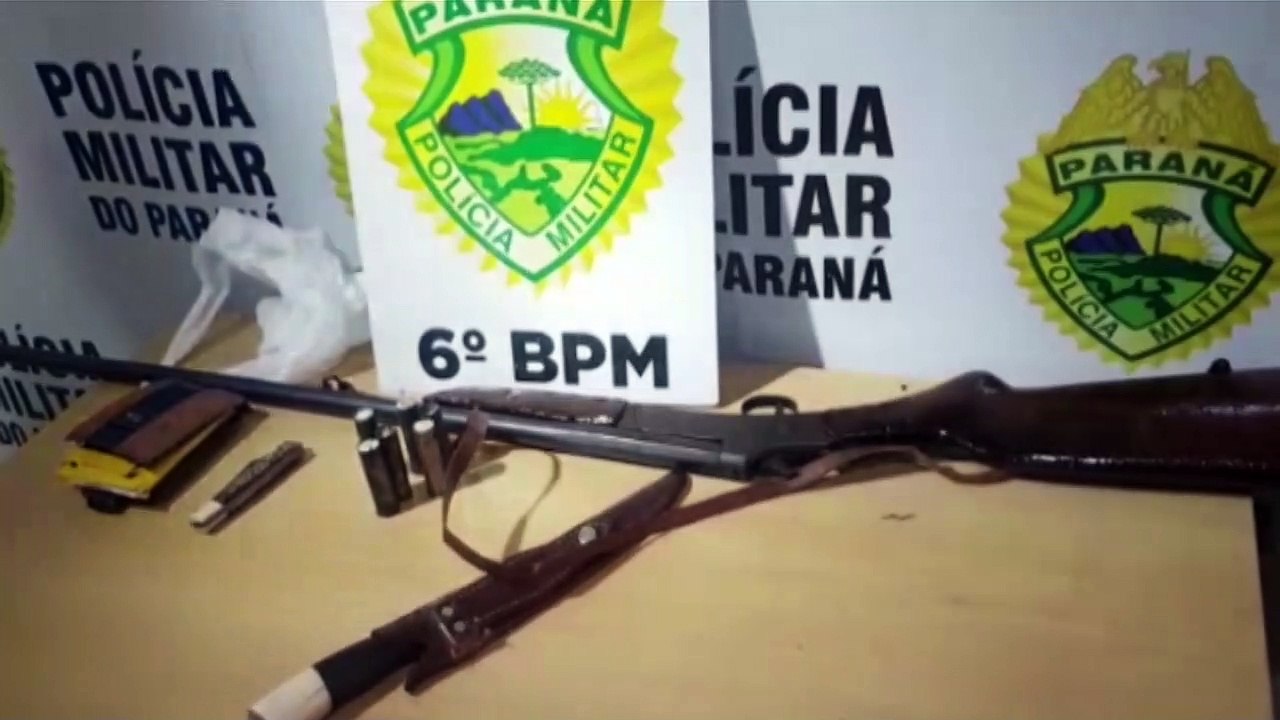Homem que mantinha a companheira em cárcere privado é detido pela PM com armas