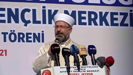 Tải video: Diyanet İşleri Başkanı Erbaş, Gaziantep'te temel atma ve açılış törenlerine katıldı