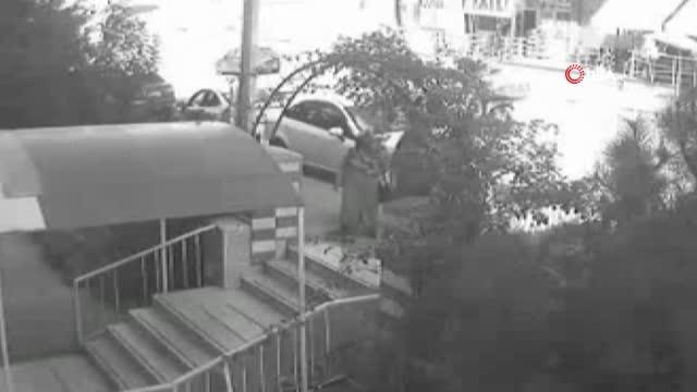 Çelik kapıları kırarak hırsızlık yapan 4 kadın yakalandı
