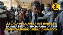 Llegada de la jueza Iris Borges a la sala de audiencia para dar su decisión sobre Operación Falcón