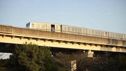 Deprem sonrası tren raydan çıktı