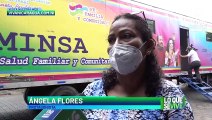 Familias reciben atención médica en feria de la salud en el barrio El Riguero