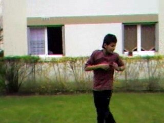 Samy en mode flip arrière