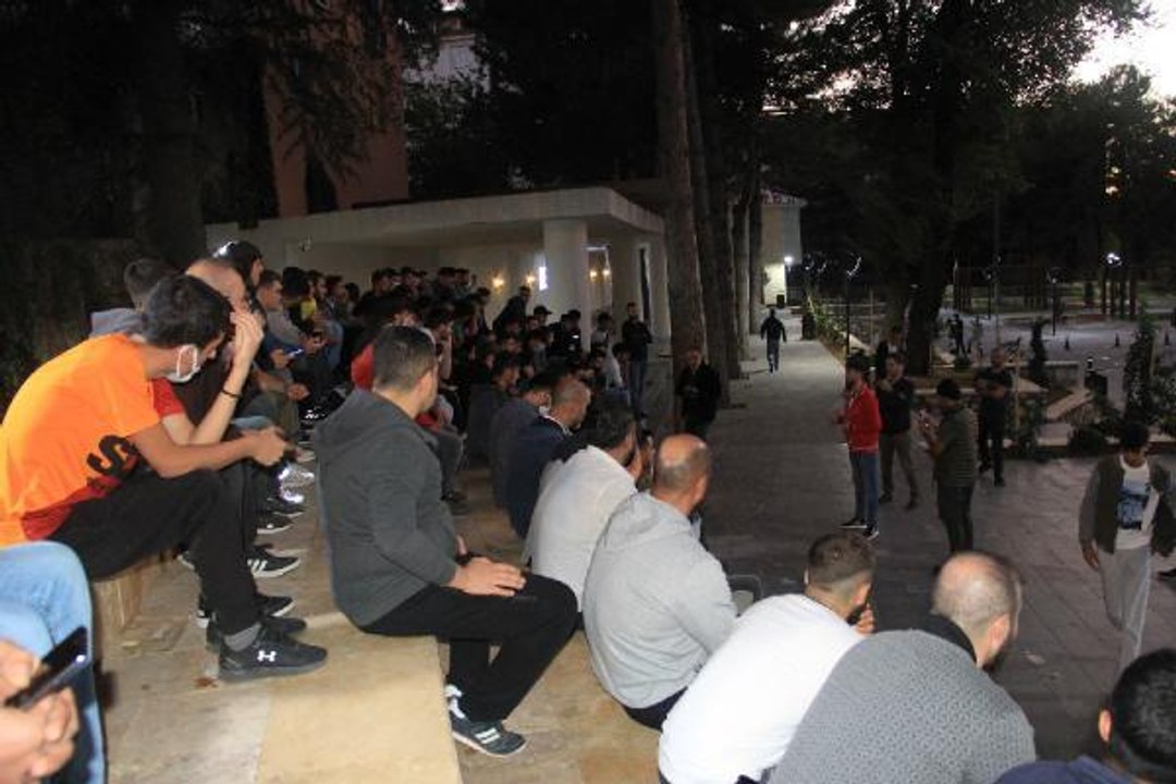 UYUŞTURUCU BAĞIMLISI GENÇLERİ SPORLA HAYATA KAZANDIRIYOR