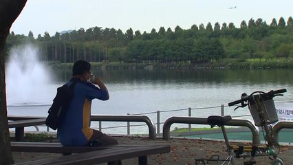 [날씨] 한글날 동해안·제주 비...남부 30℃ 늦더위 / YTN