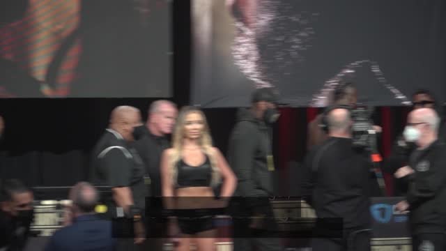 Wilder and Fury weigh-in ahead of heavyweight bout