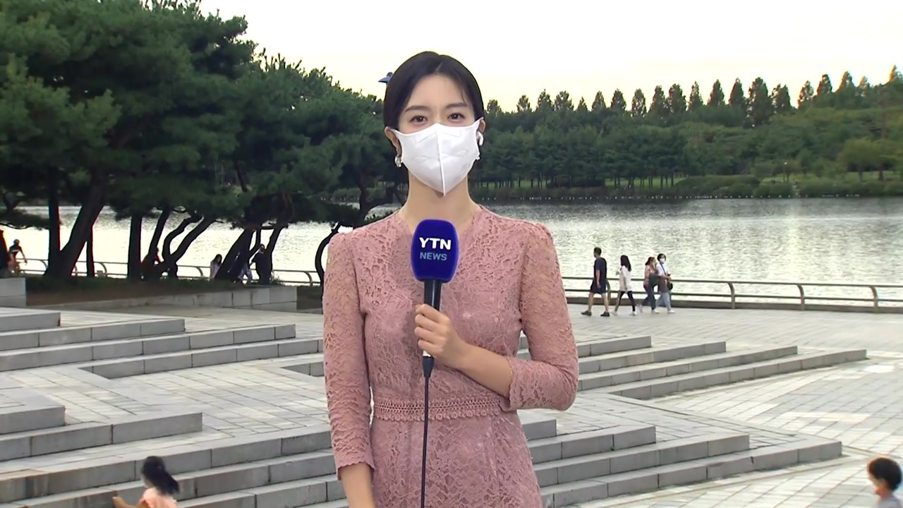 [날씨] 한글날 남부 30℃ 늦더위...내일 전국 비 / YTN