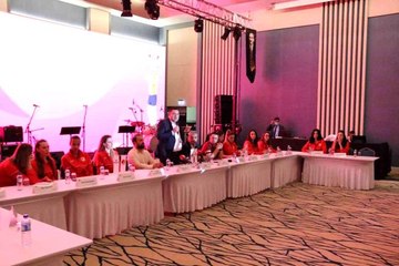 Mert Grup Sigorta Kadın Voleybol Takımı yeni sezon öncesi moral yemeğinde bir araya geldi
