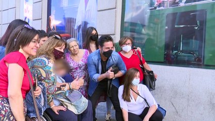David Bustamante agradece el apoyo de sus fans y evita hablar de las críticas