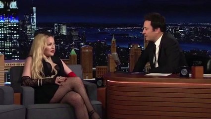 Madonna’dan canlı yayında olay hareketler! Masaya uzandı eteğini çıkarttı...