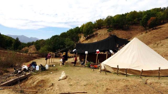 Asırlardır yaşamlarını kıl çadırlarda geçiriyorlar