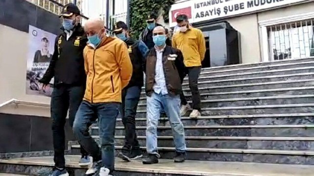 Çaldıkları parayla altın alan hırsızlar yakalandı