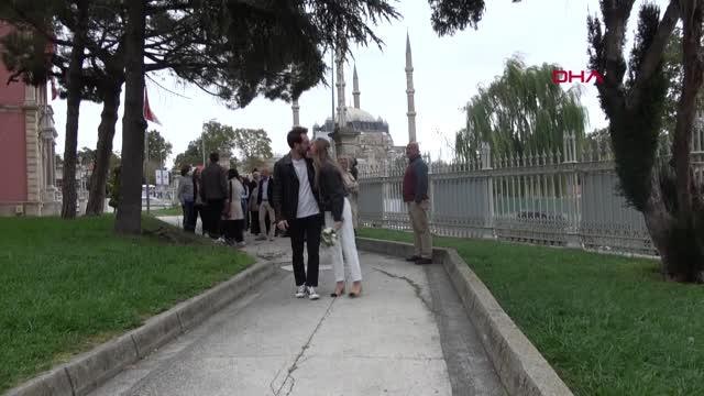 SOSYAL MEDYA FENOMENİ RUS POLİNA, EDİRNELİ KEREM İLE NİKAH MASASINA OTURDU