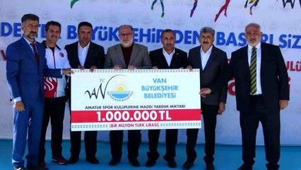 Van'da amatör spor kulüplerine 1 milyonluk destek
