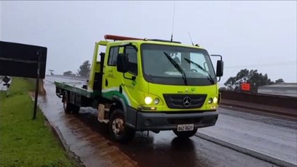 Colisão entre moto e bicicleta deixa pessoa ferida na BR-277, próximo ao Trevo Cataratas