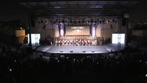 Rus Kızılordu Korosu ve Haluk Levent konser verdi