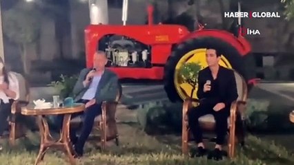 Cumhurbaşkanı Erdoğan, gençlerle birlikte ‘Uzun ince bir yoldayım’ türküsünü seslendirdi