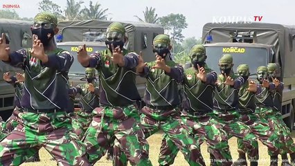 Ngeri! Aksi Komponen Cadangan Pecahkan Balok Es Hanya Dengan Satu Pukulan!