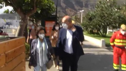 Margarita Robles visita la isla de La Palma