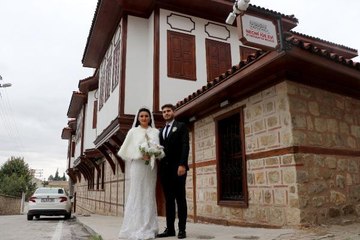 BALKAN VE RUMELİ DÜĞÜNLERİNİN ANLATILDIĞI MÜZEDE İLK NİKAH KIYILDI