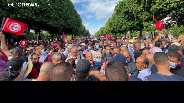 Tunisia, continua la protesta popolare contro il presidente Saied