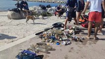 Des plongeurs ramassent des déchets à Marseille