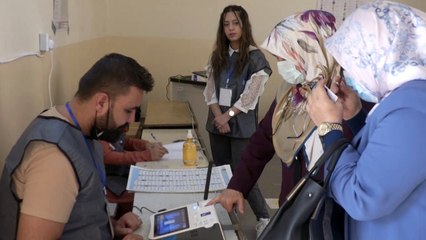 Iraquianos votam em legislativas