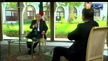 رئيس الجمهورية: الجيش الجزائري ليس لفيفا أجنبيا يمكن التضحية به مقابل المال هو جيش شعبي وجب الحصول على موافقة البرلمان لإرساله للخارج