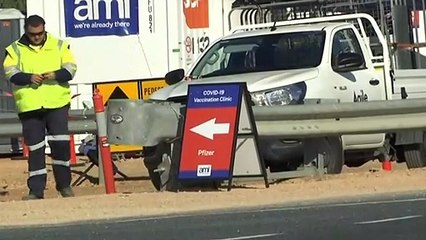 Victorian pair arrested for entering SA without approval