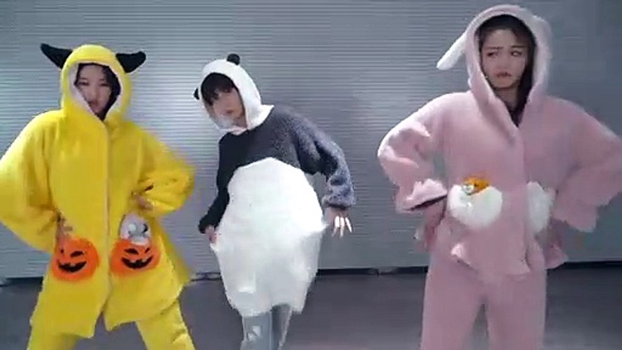 Pajamas version of "Sparkling Love" With Handong Dreamcatcher