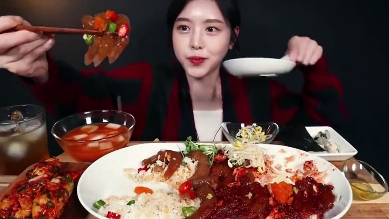 Boki is eating again !!! watch this guys