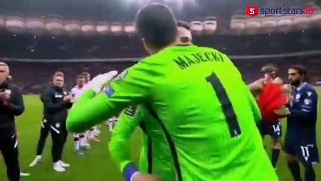 Kiper Polandia Ini Menangis saat Diganti Lawan San Marino, Ada Apa?