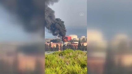 Lübnan'ın güneyindeki Zahrani petrol tesislerinde yangın
