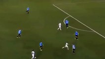ميسي يسجل هدفاً غريباً ويقود الأرجنتين للفوز على الأوروغواي