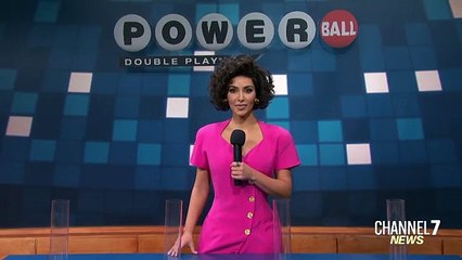 Kim Kardashian SNL Lotería