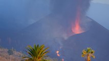 La nueva colada del volcán de La Palma destruye las pocas casas que quedaban en Todoque
