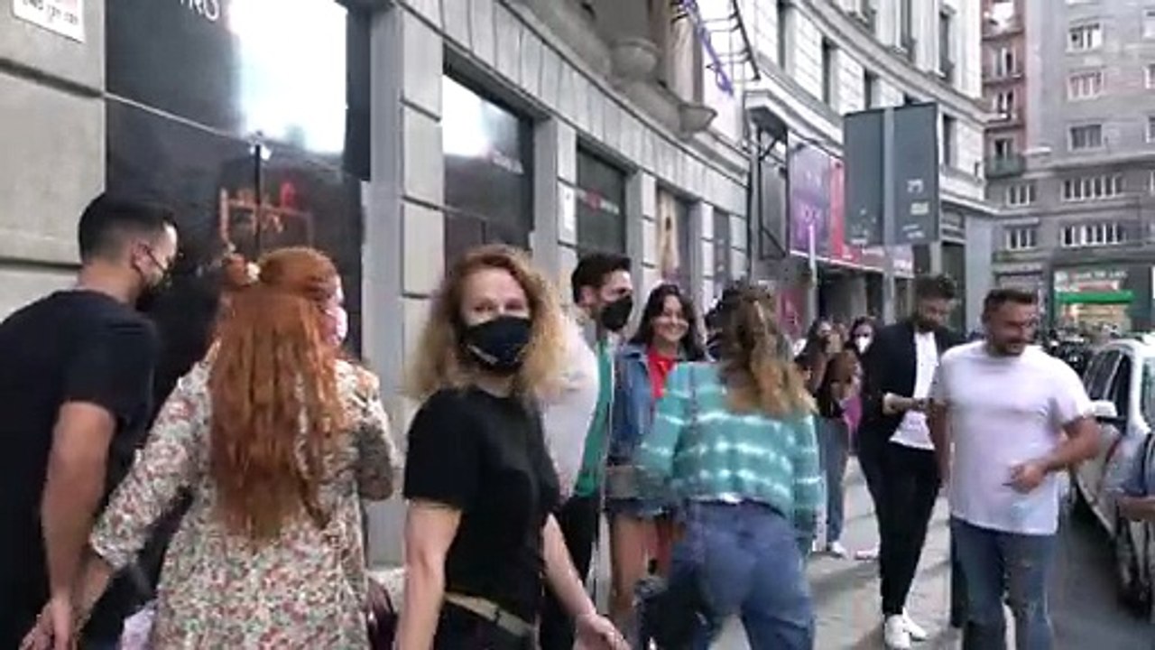 David Bustamante, radiante antes de impresionar a Yana y a su hija con su papel en el teatro