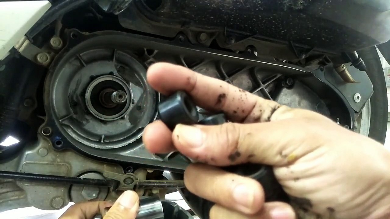 Cara menghilangkan getar atau gredek pada motor matic