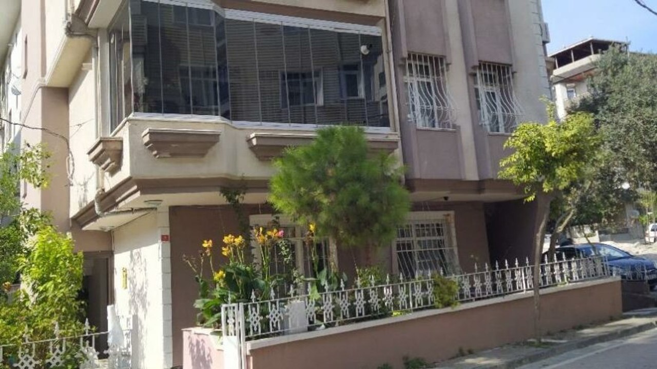 Avcılar'da vahşet! Kadın boğazı kesildi, eşinin otomobili yanmış halde bulundu